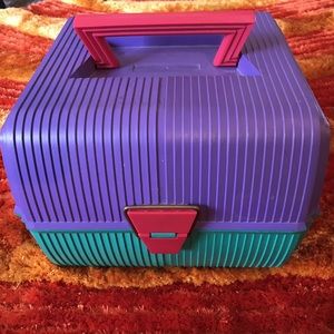 Rare Color way Vintage 1980’s Sassaby makeup case